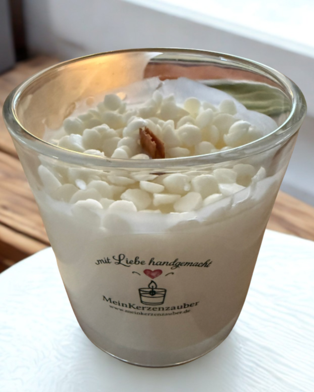 BIO Duftkerze Bier vom Fass 190g mit knisterndem Holzdocht und Bambusdeckel - 40 Stunden Brenndauer