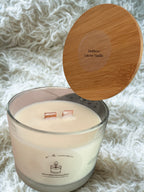 BIO Duftkerze Lakritze Vanille Groß 320g mit knisterndem Holzdocht und Bambusdeckel - 40 Stunden Brenndauer XXL