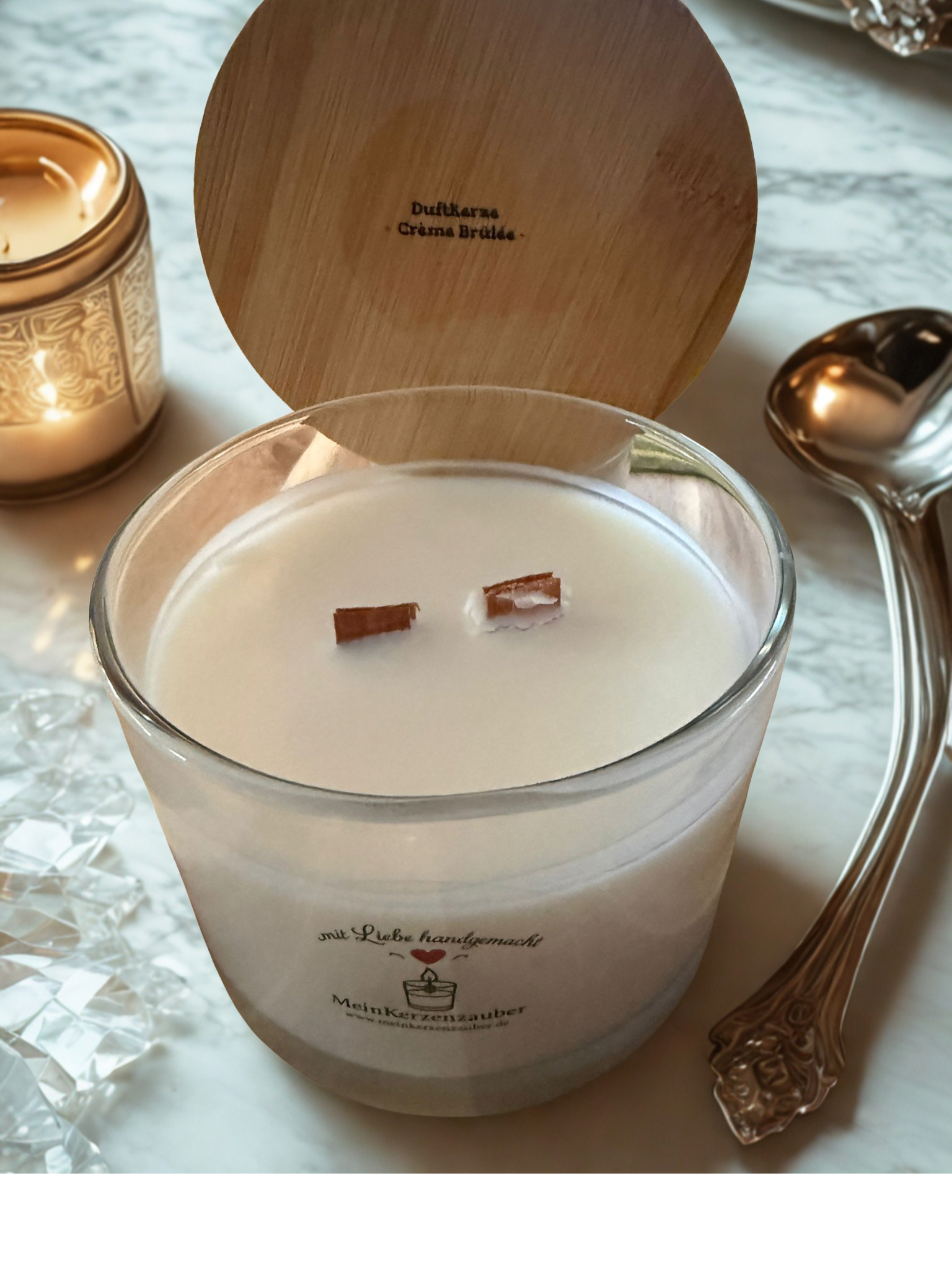 BIO Duftkerze Vanilla Crème Brûlée 320g mit knisterndem Holzdocht und Bambusdeckel - 40 Stunden Brenndauer