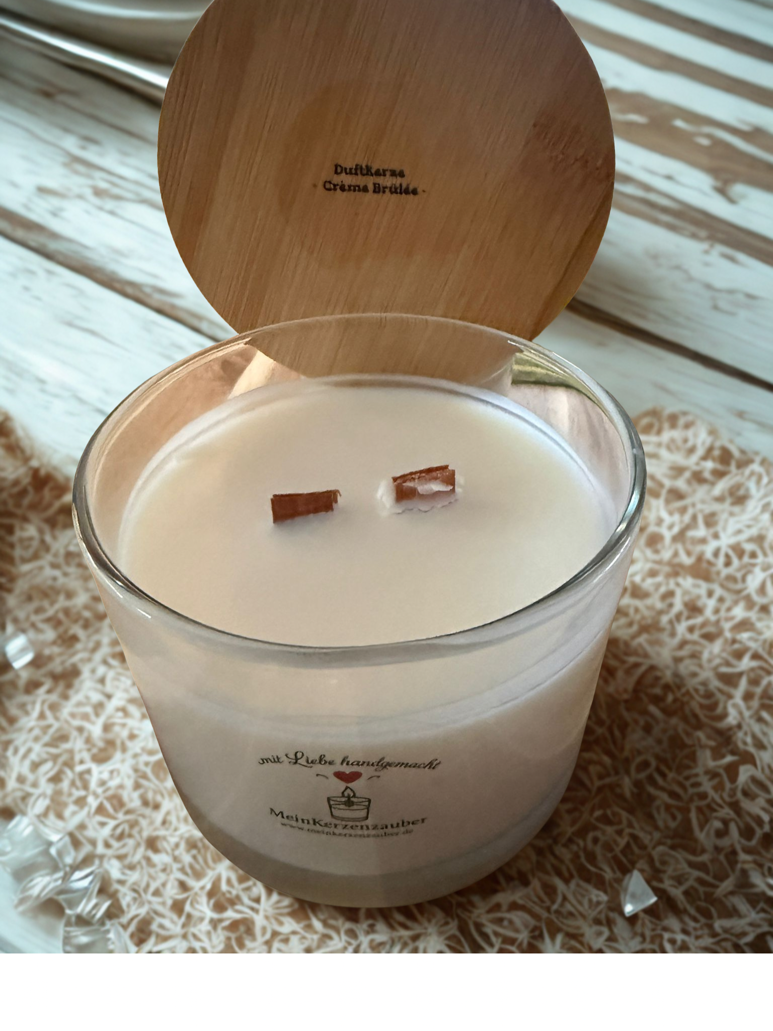 BIO Duftkerze Vanilla Crème Brûlée 320g mit knisterndem Holzdocht und Bambusdeckel - 40 Stunden Brenndauer